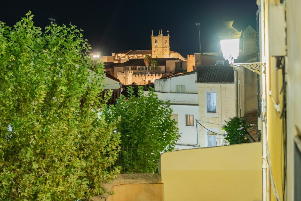 Апартаменти Galarza Deluxe Casa Xvi-Xvii Parking Privado Gratis Касерес Екстер'єр фото